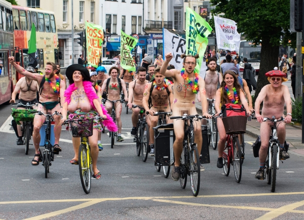 Tous à poil! (World Naked Bike Pride)
