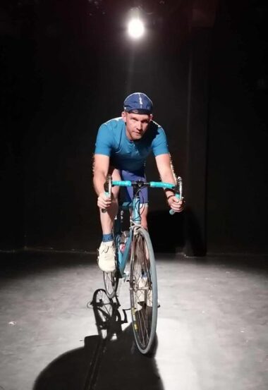Seul-en-scène " L'échappée - Récit d'un cycliste ", en Suisse et en France